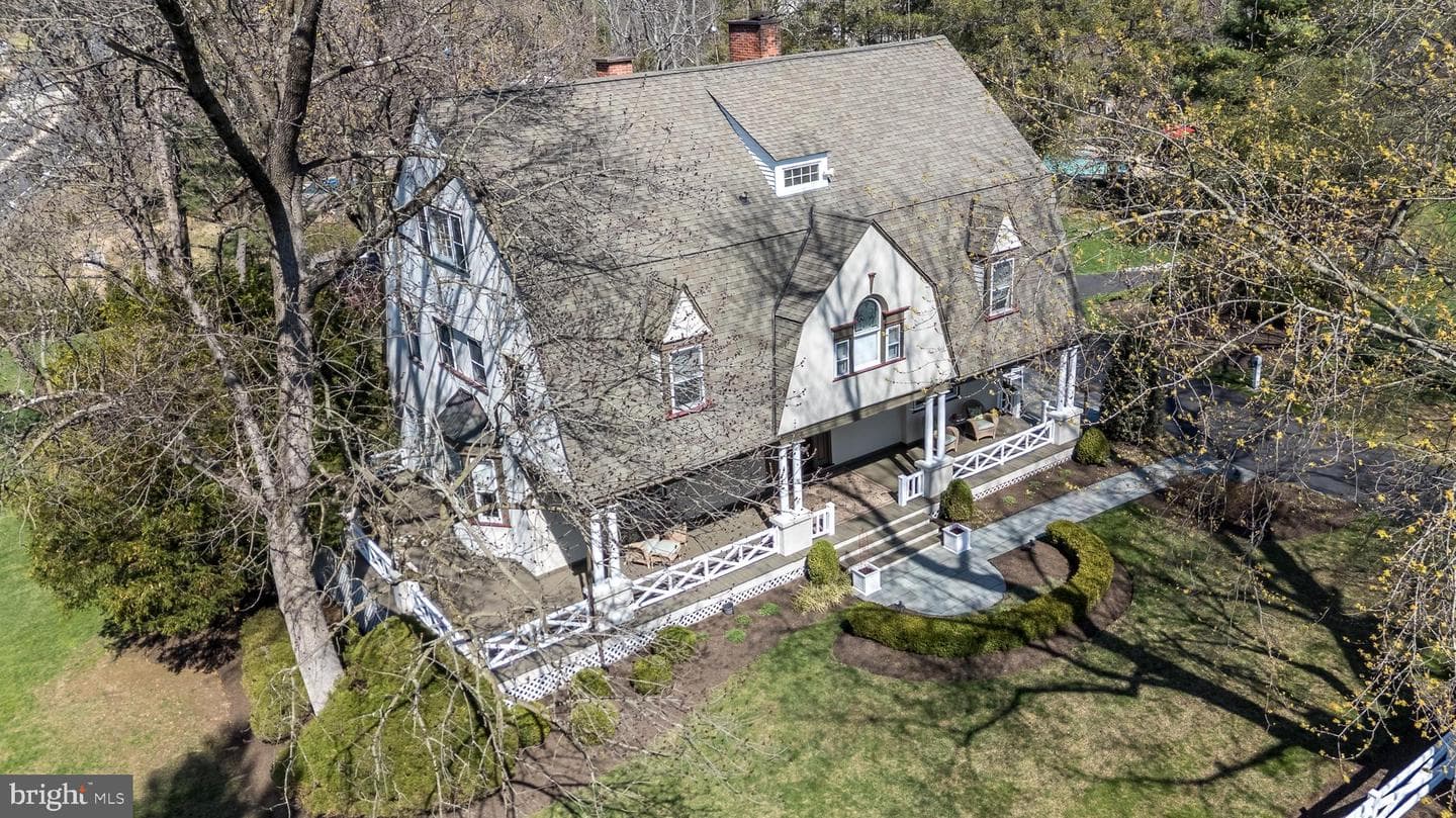 1633 Grasshopper Lane photo 4