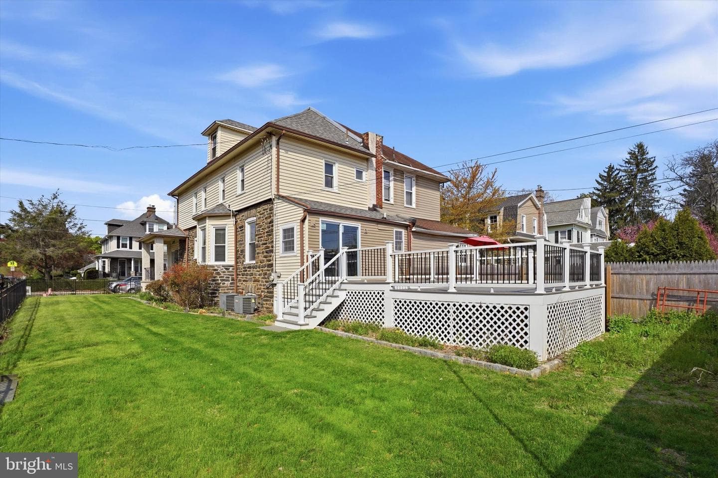 301 Grayling Avenue photo 19