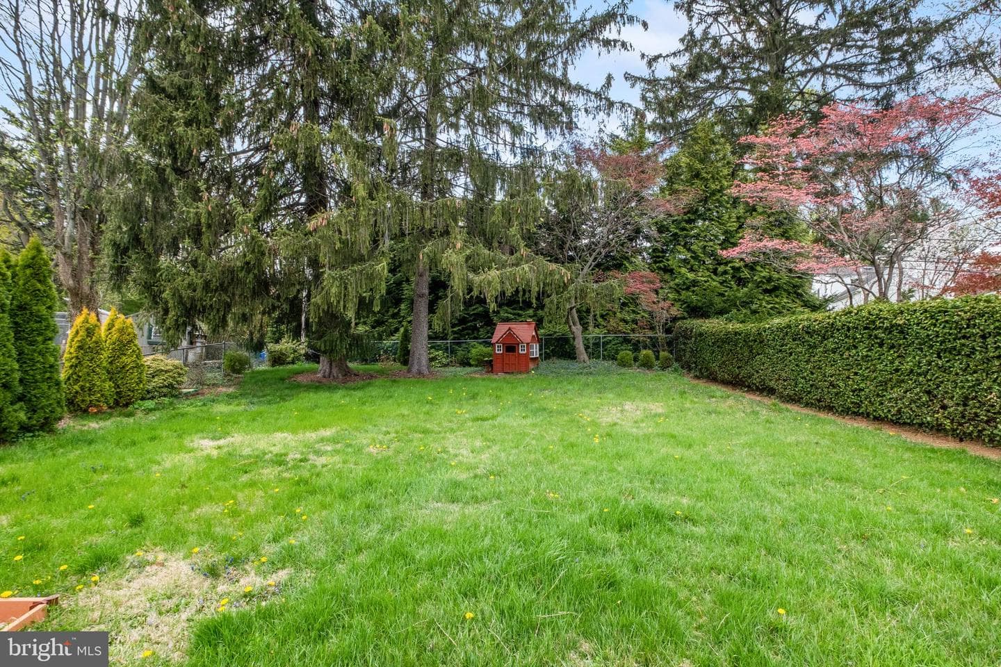 464 Brookhurst Avenue photo 40