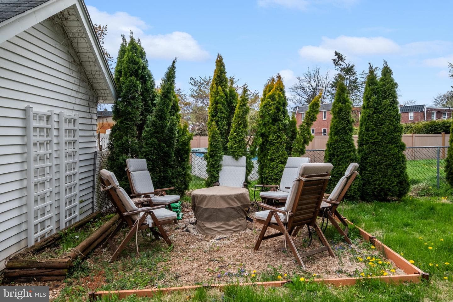 464 Brookhurst Avenue photo 42