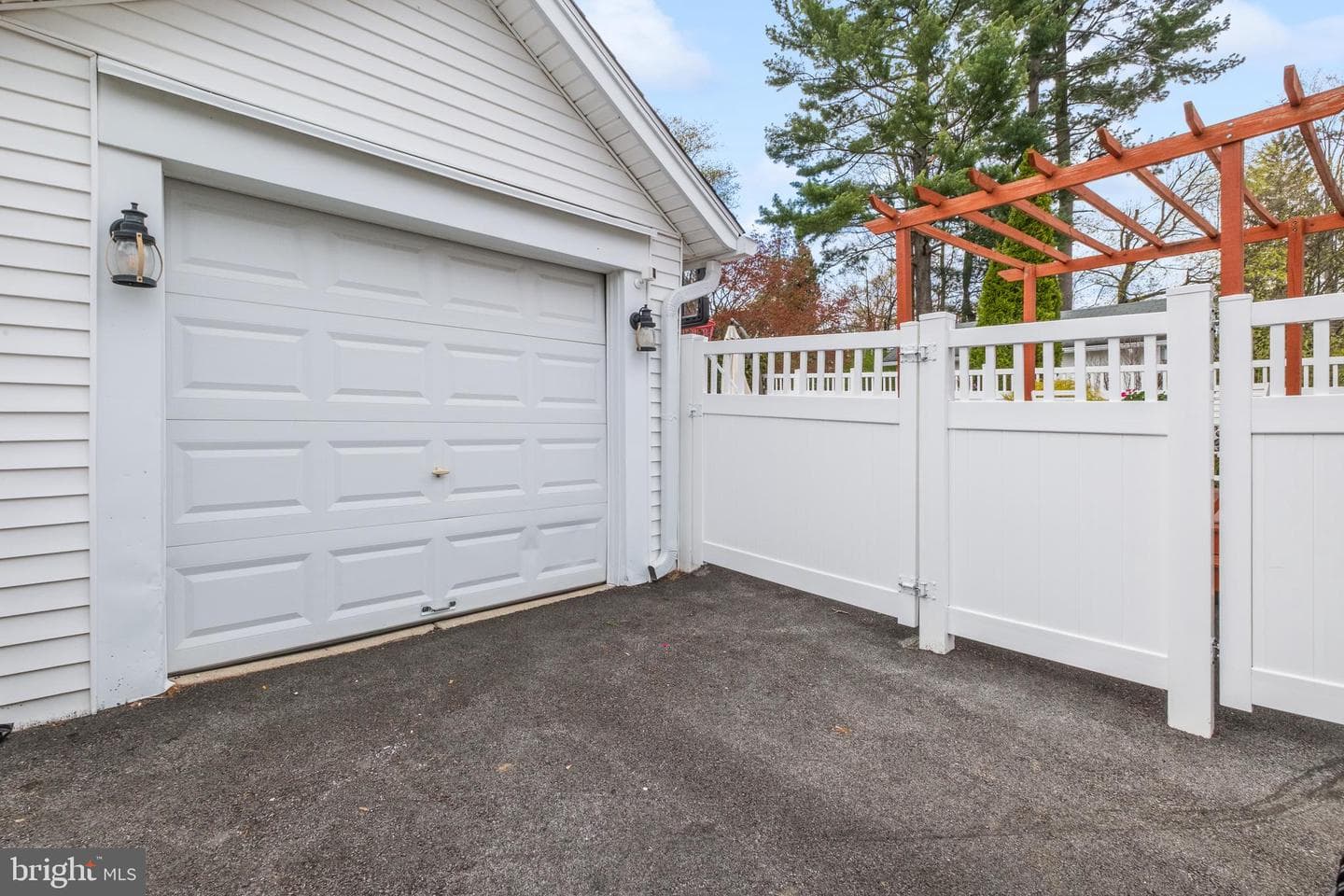 464 Brookhurst Avenue photo 43
