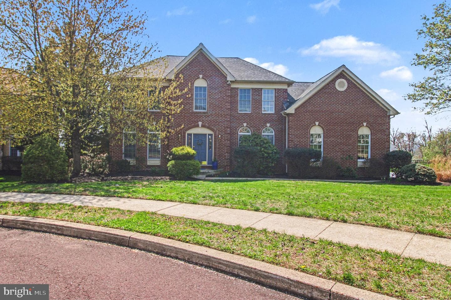 2106 Peregrine Circle photo 2