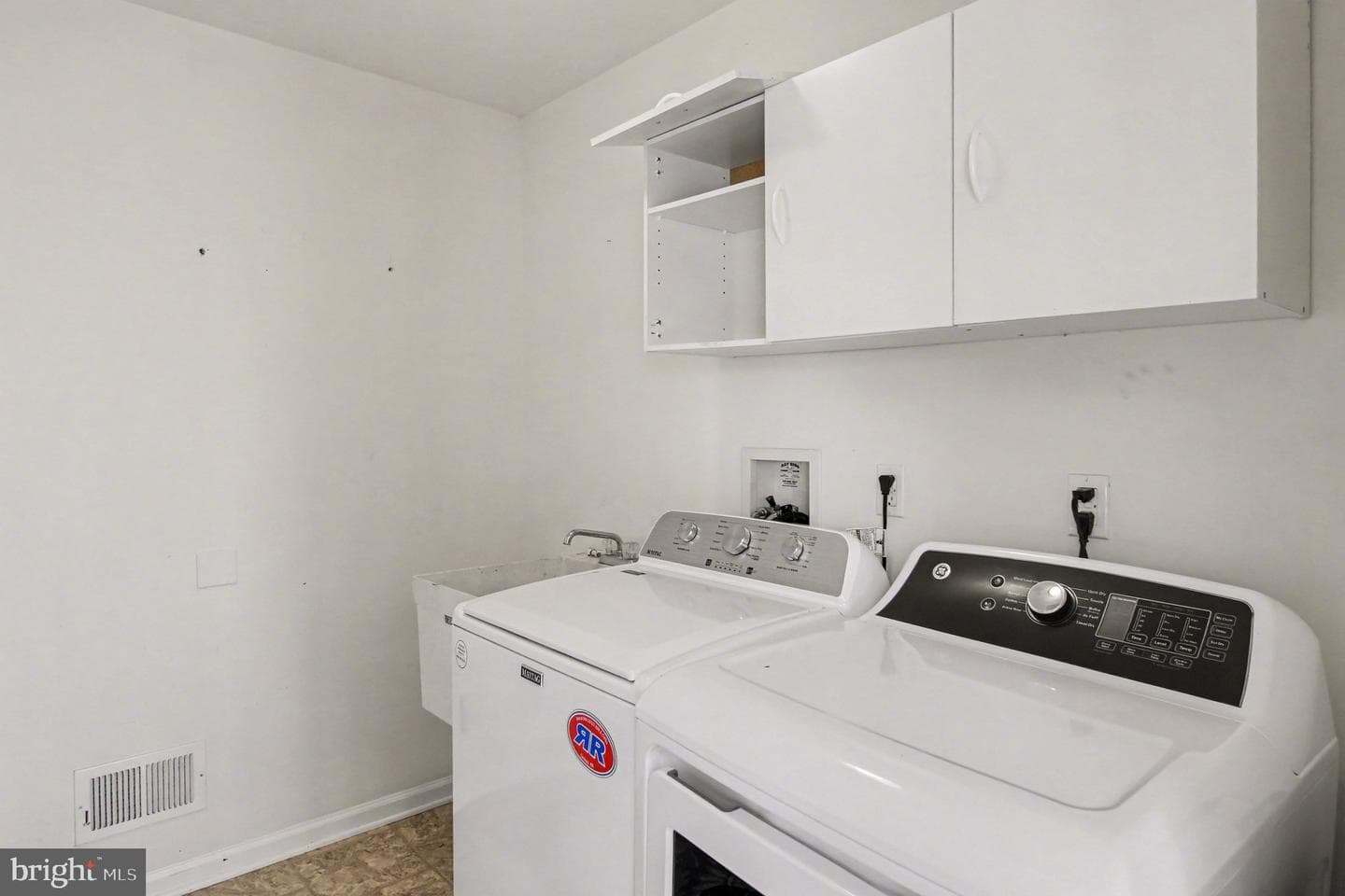 2106 Peregrine Circle photo 20