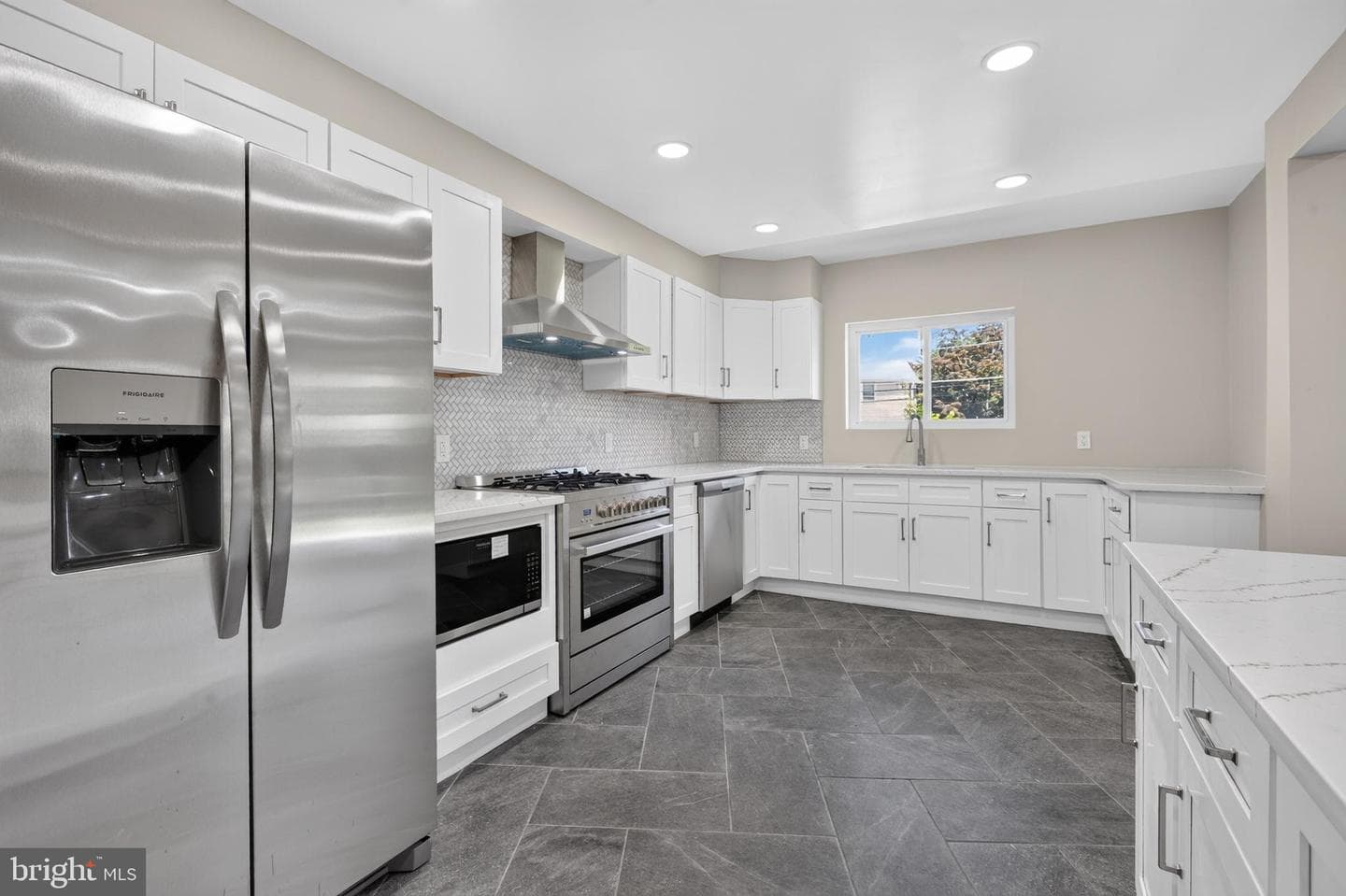 1011 Stanford Drive photo 15