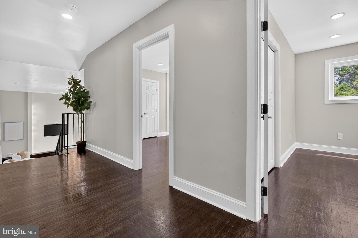 1011 Stanford Drive photo 36
