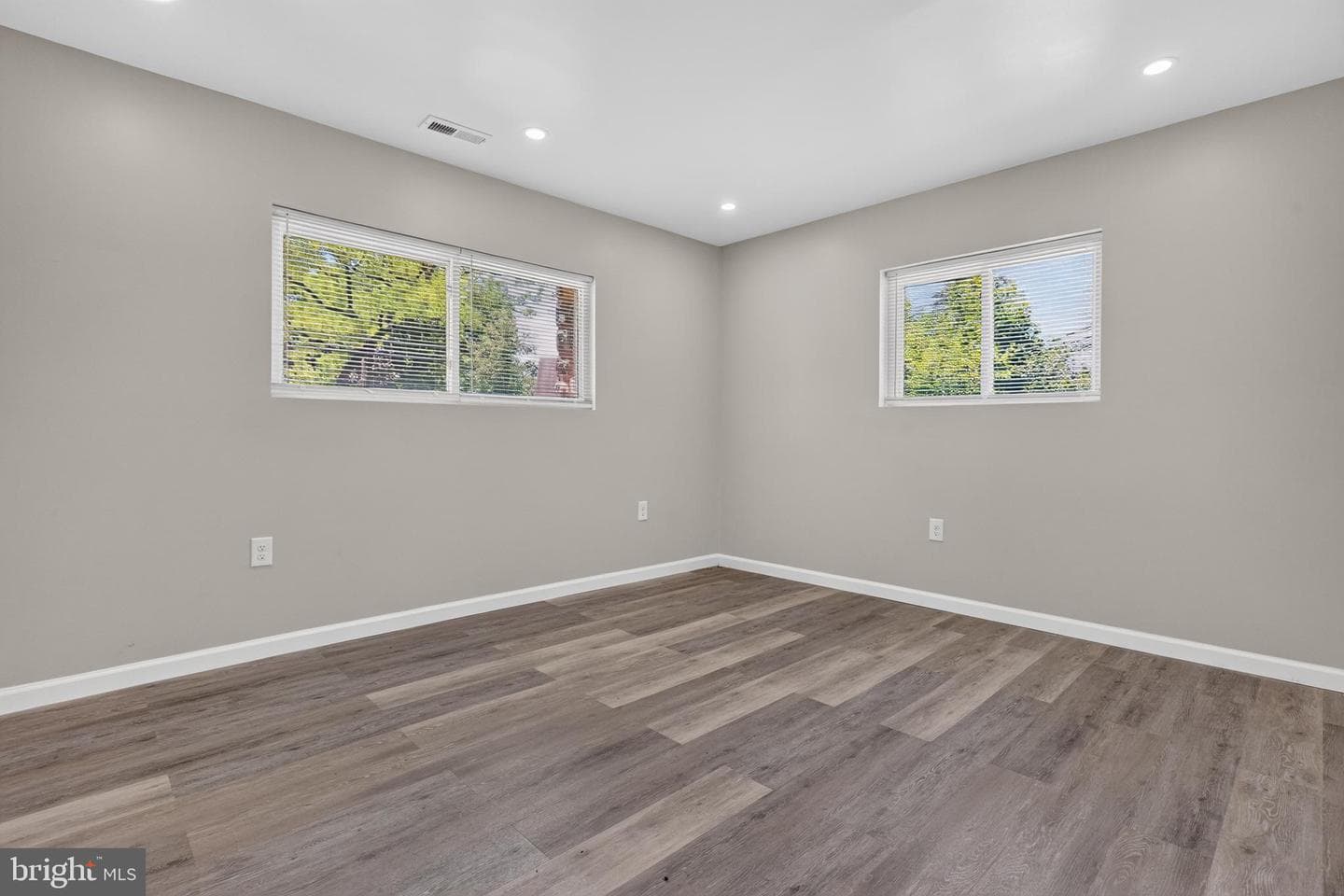 1011 Stanford Drive photo 38