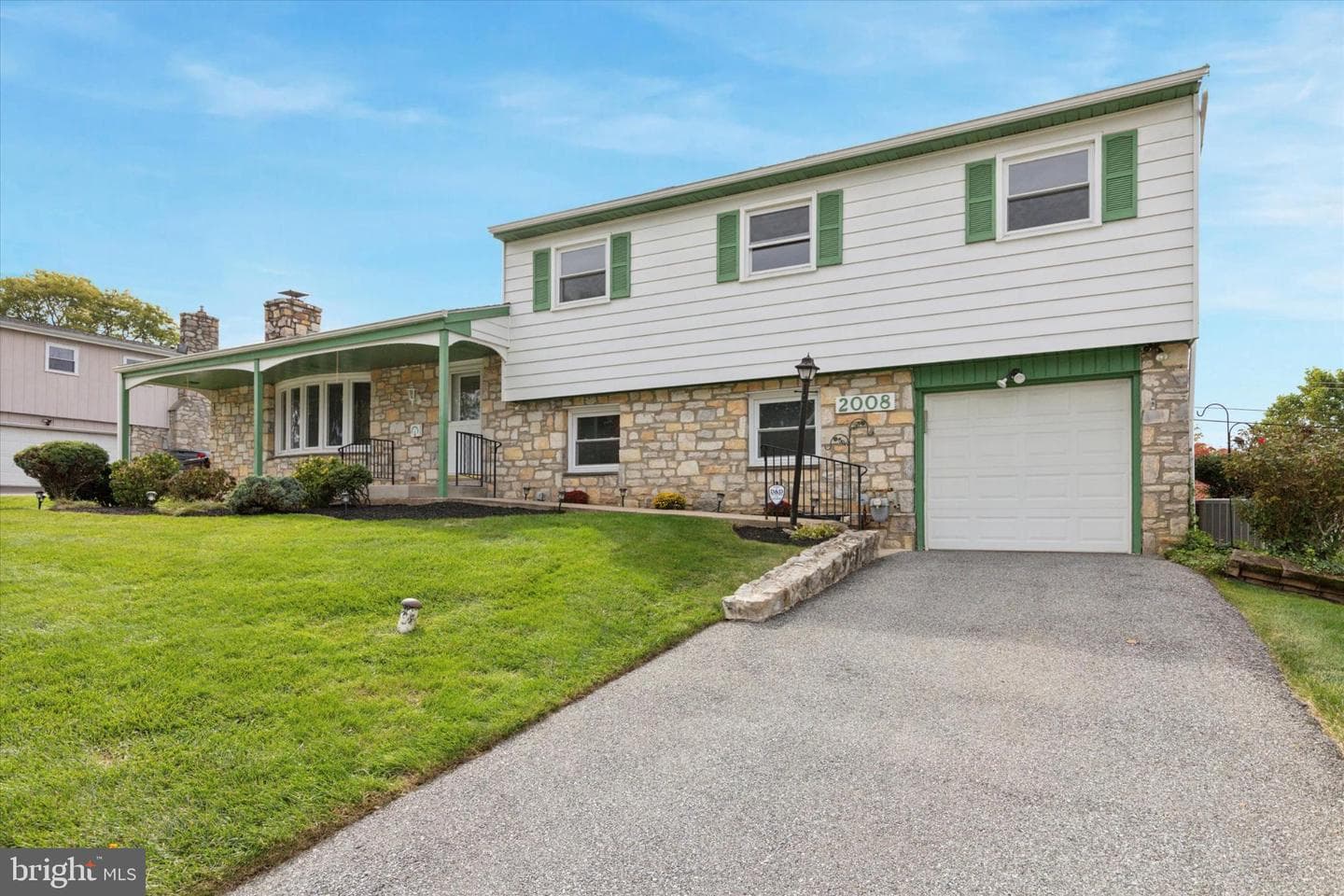2008 Hemlock Road