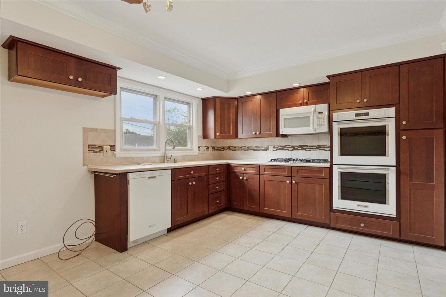 2008 Hemlock Road photo 15