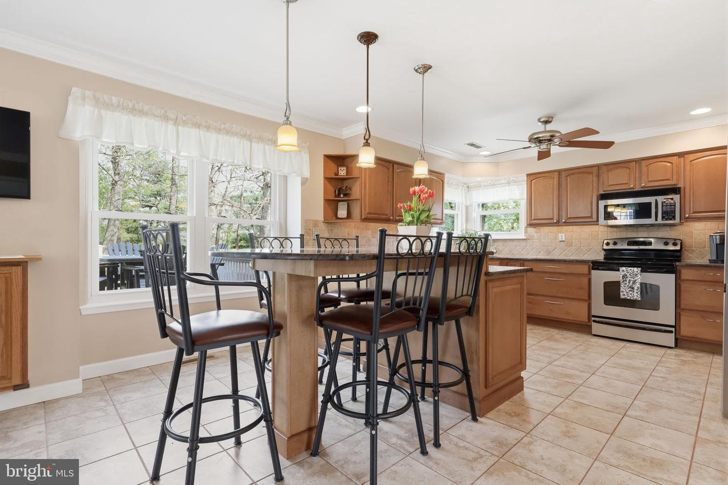 327 Abbey Lane photo 10