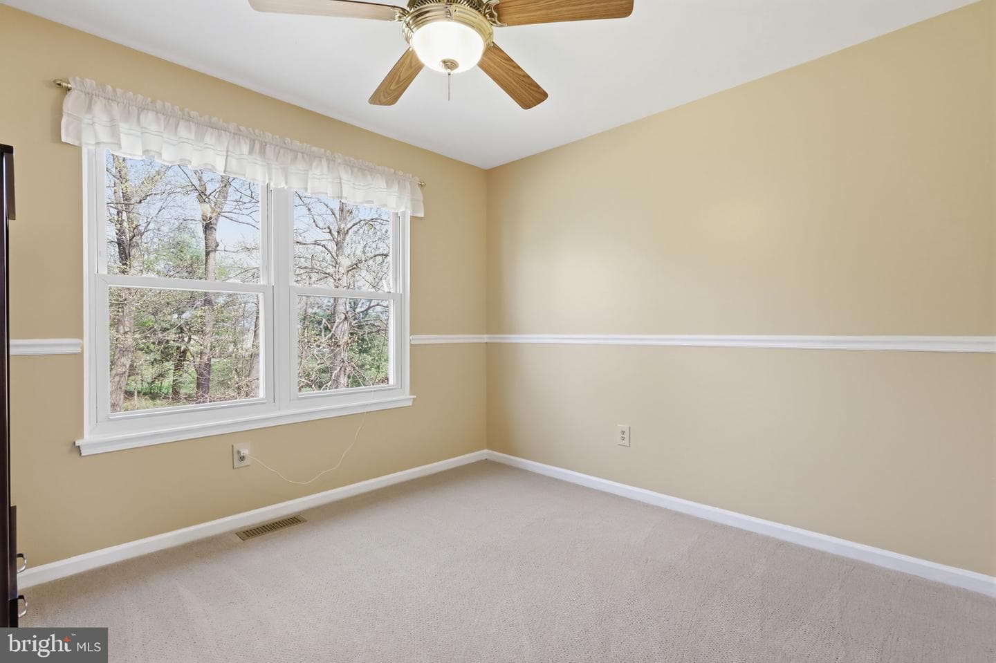 327 Abbey Lane photo 21