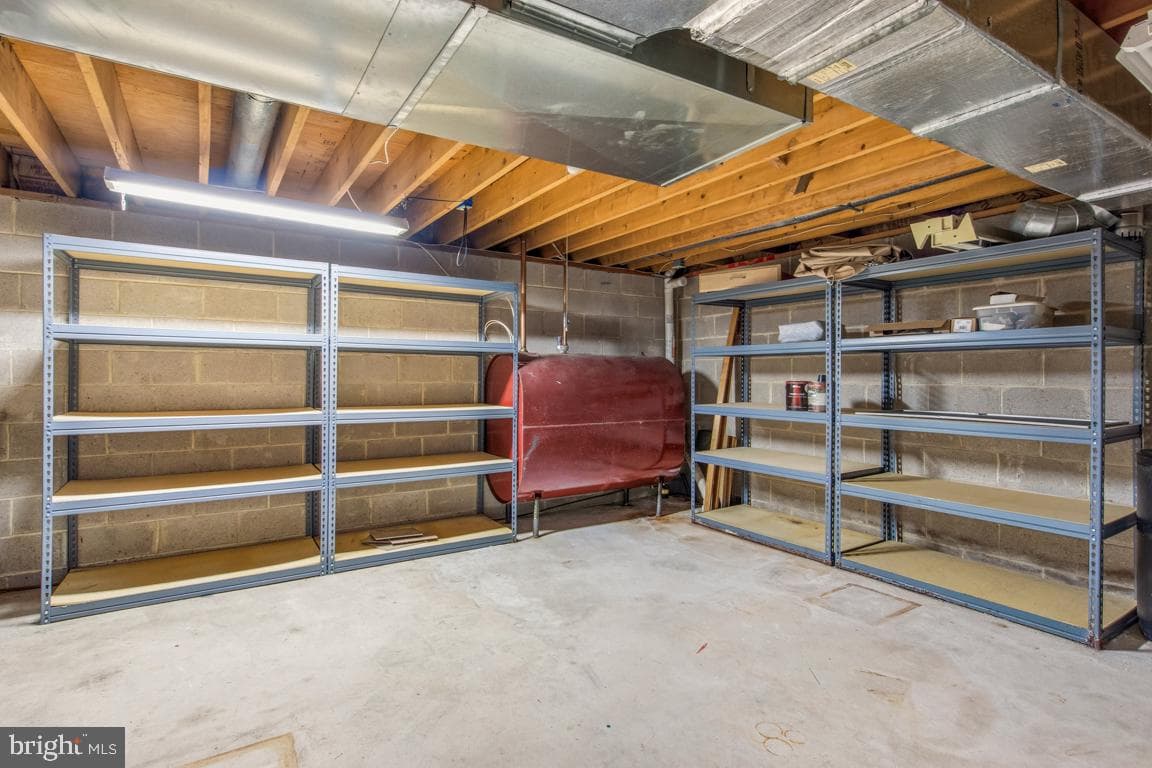 4908 Martha Lane photo 39