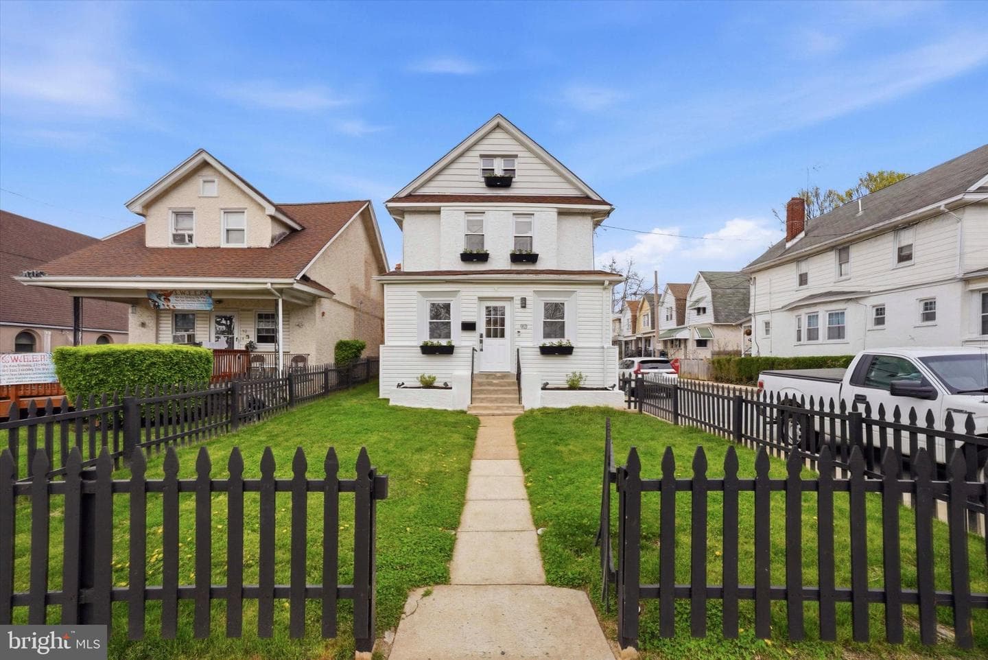 90 Greenfield Avenue photo 3
