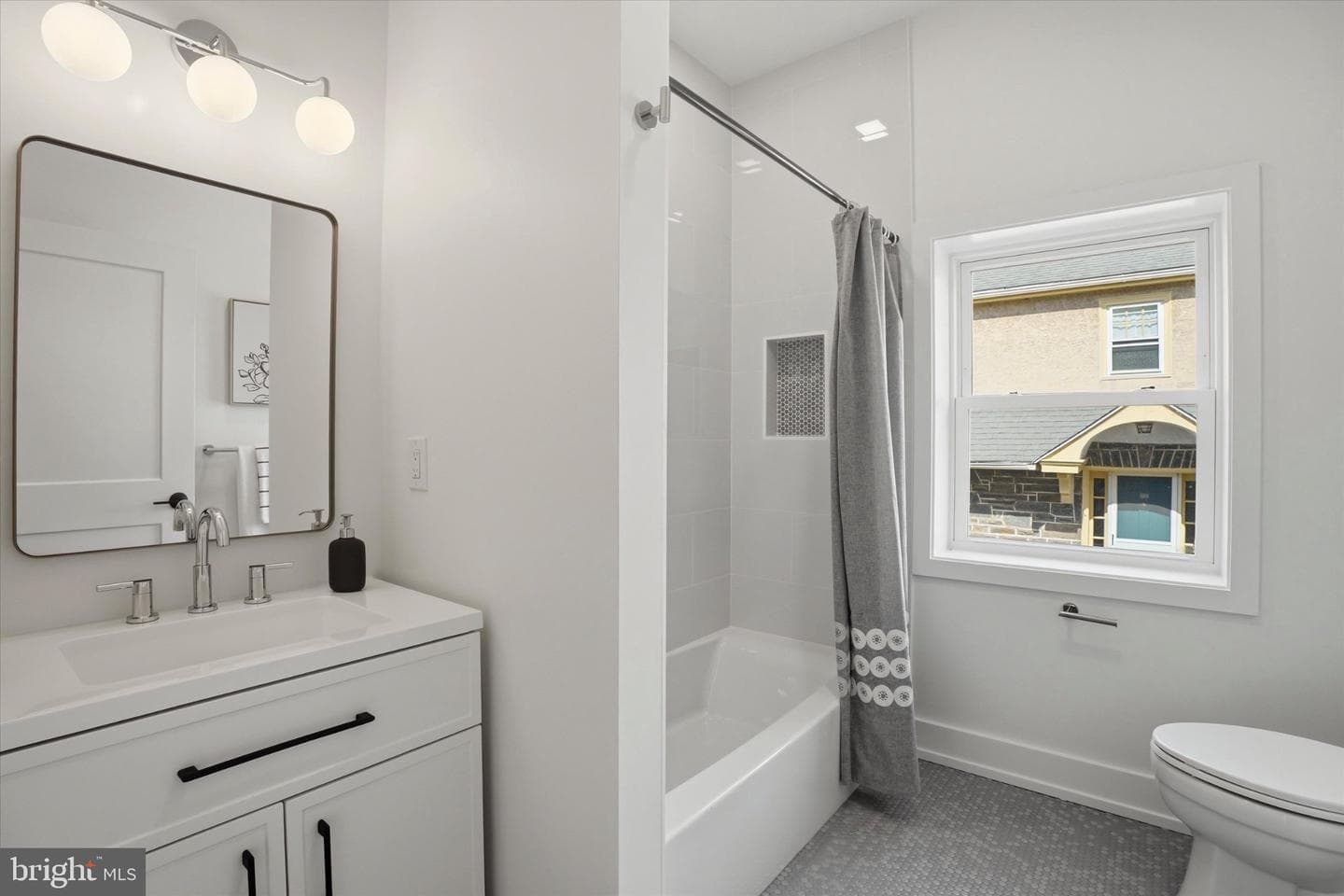 425 Grove Place photo 23