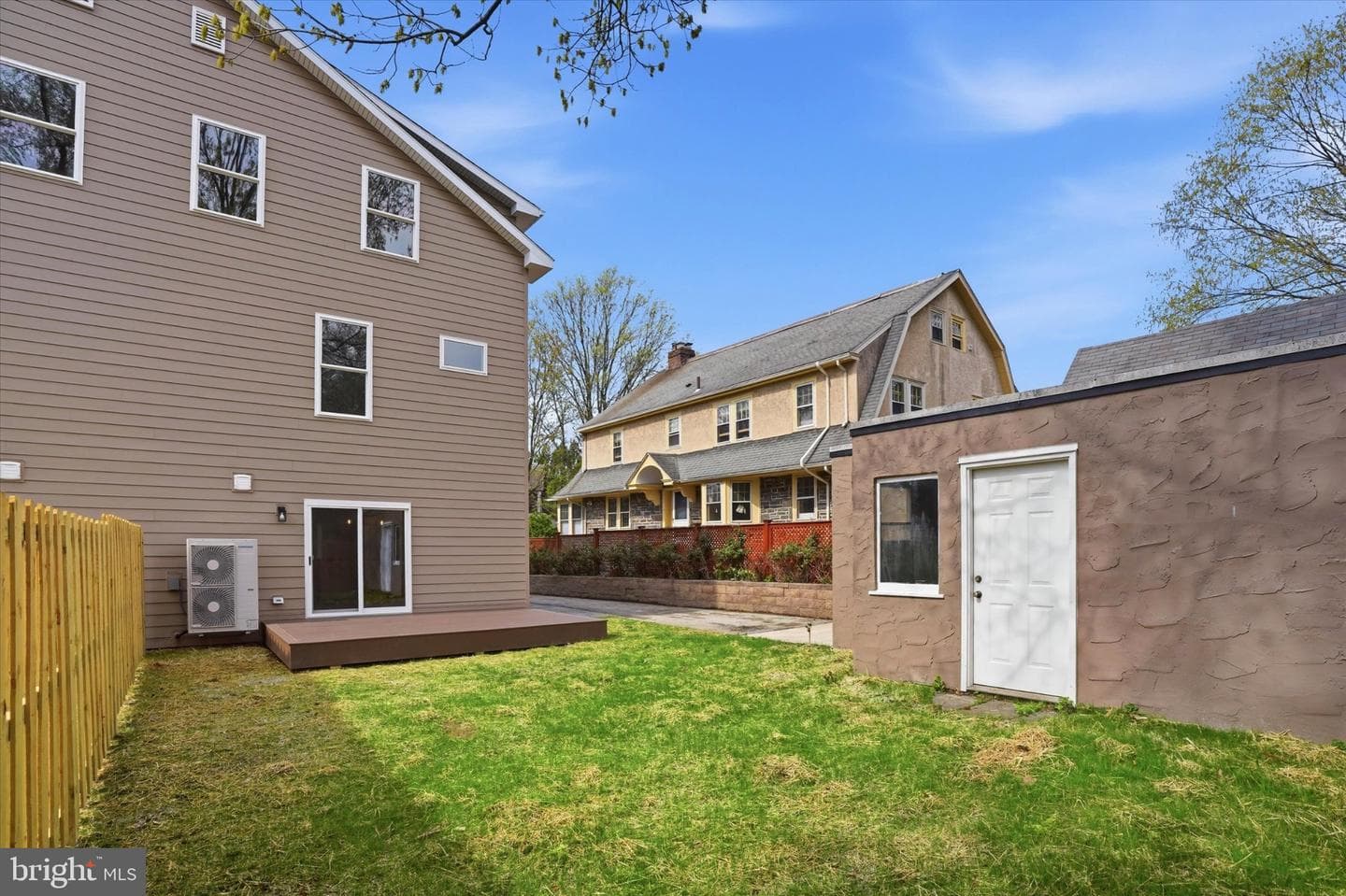 425 Grove Place photo 4