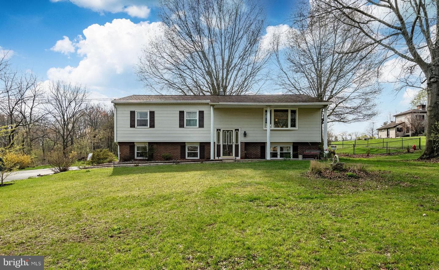 36 Sunset Road photo 3