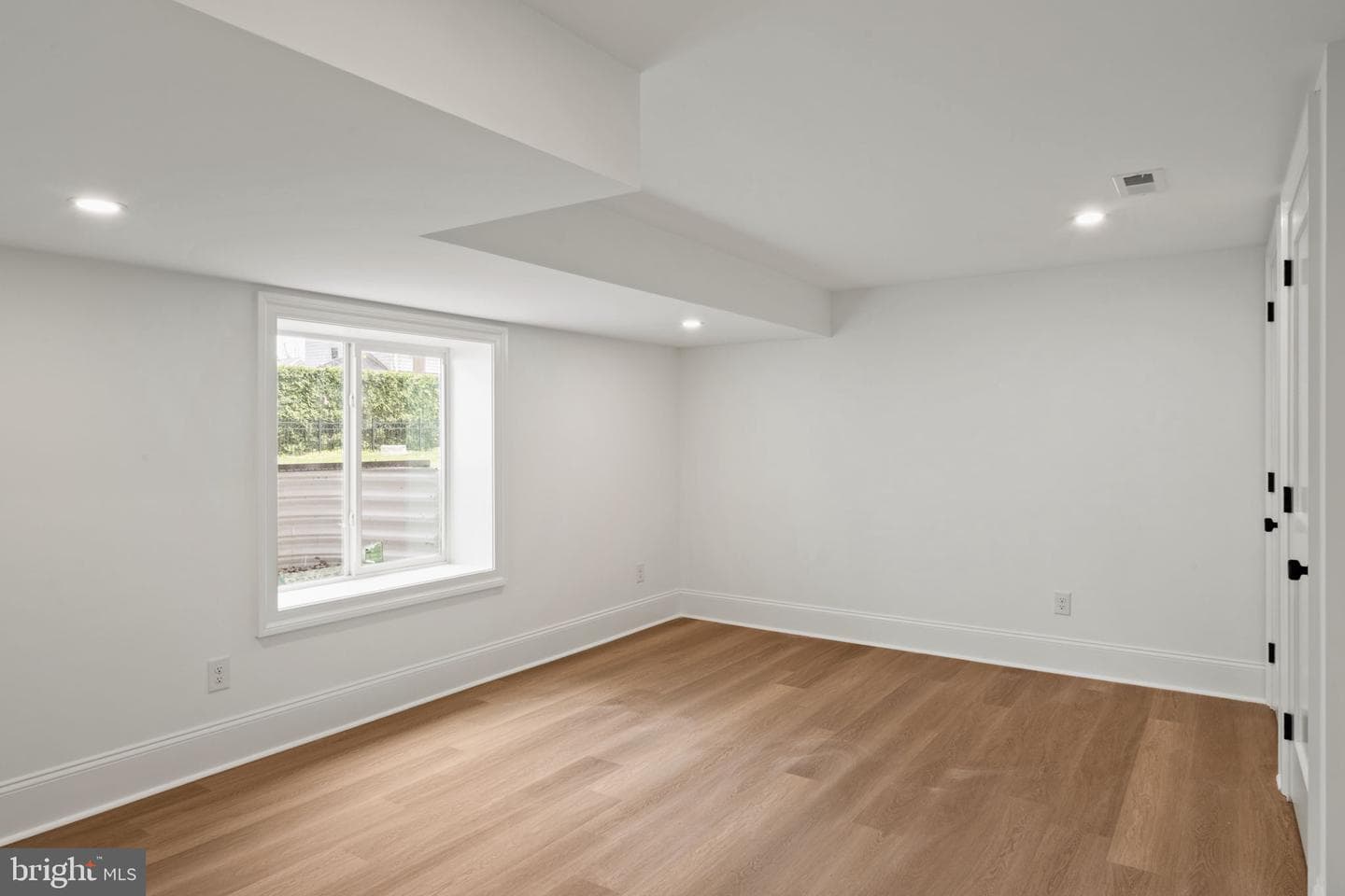 13 Elmwood Avenue photo 39