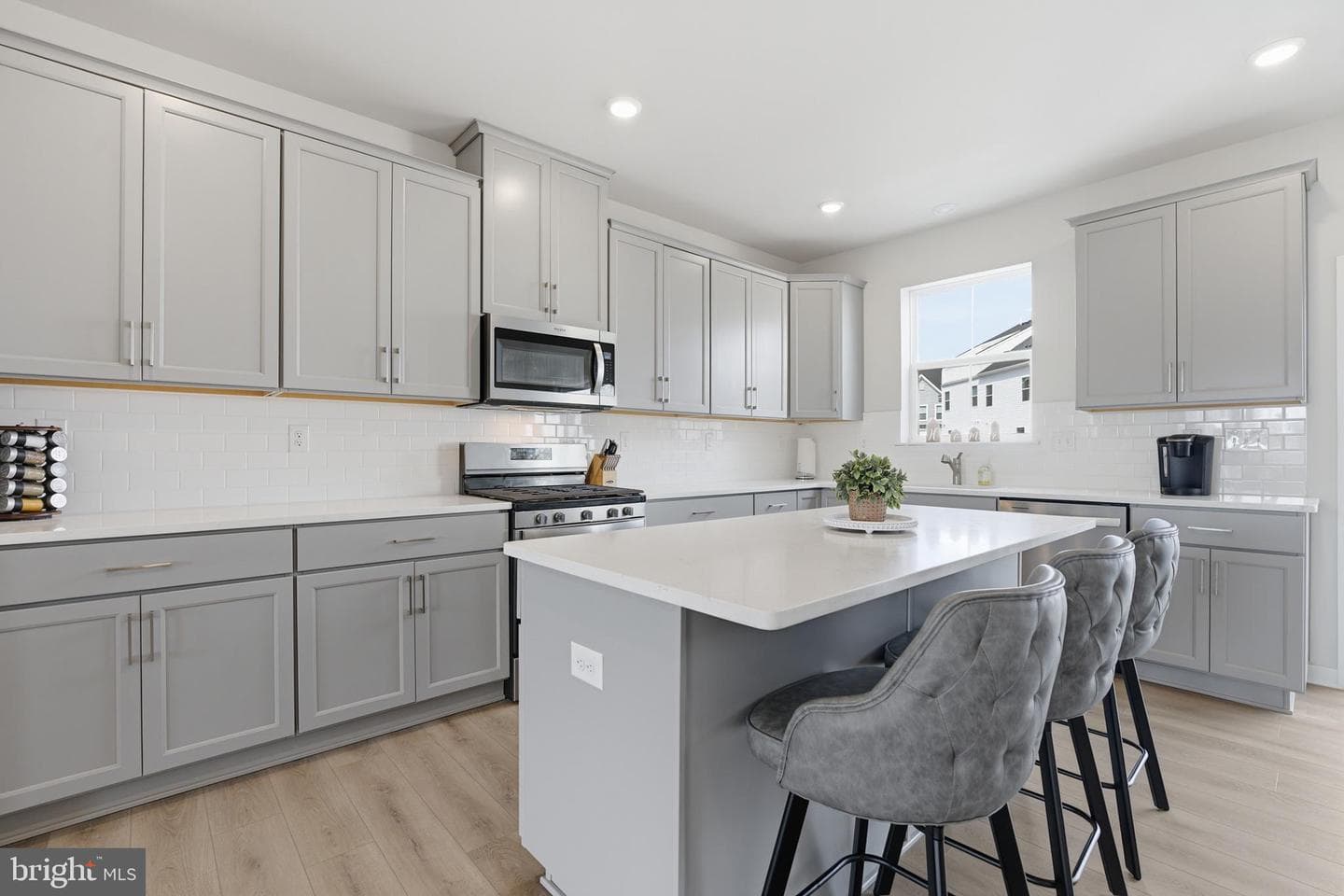 65 E Front Street photo 17