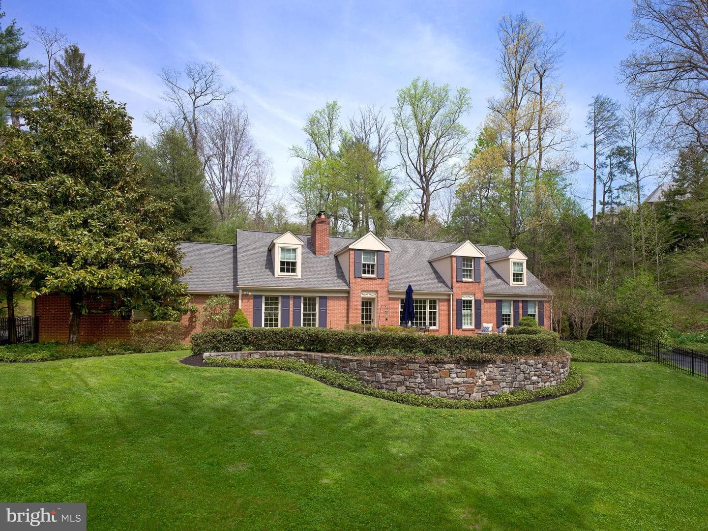 415 Dove Lake Road photo 3
