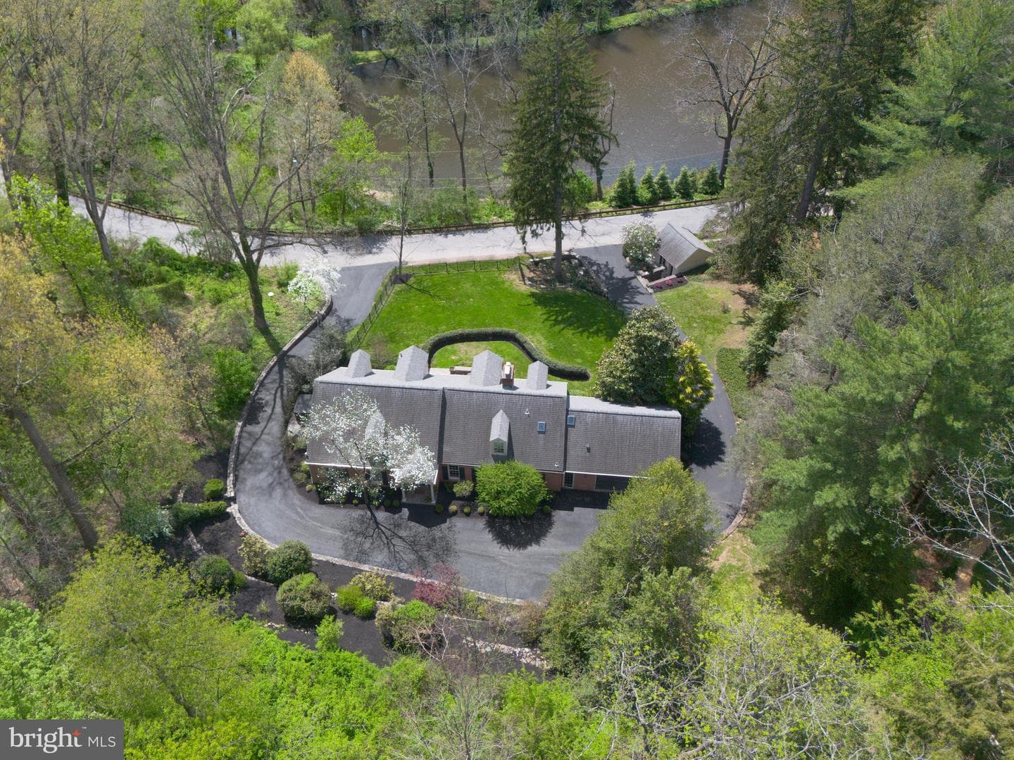 415 Dove Lake Road photo 38