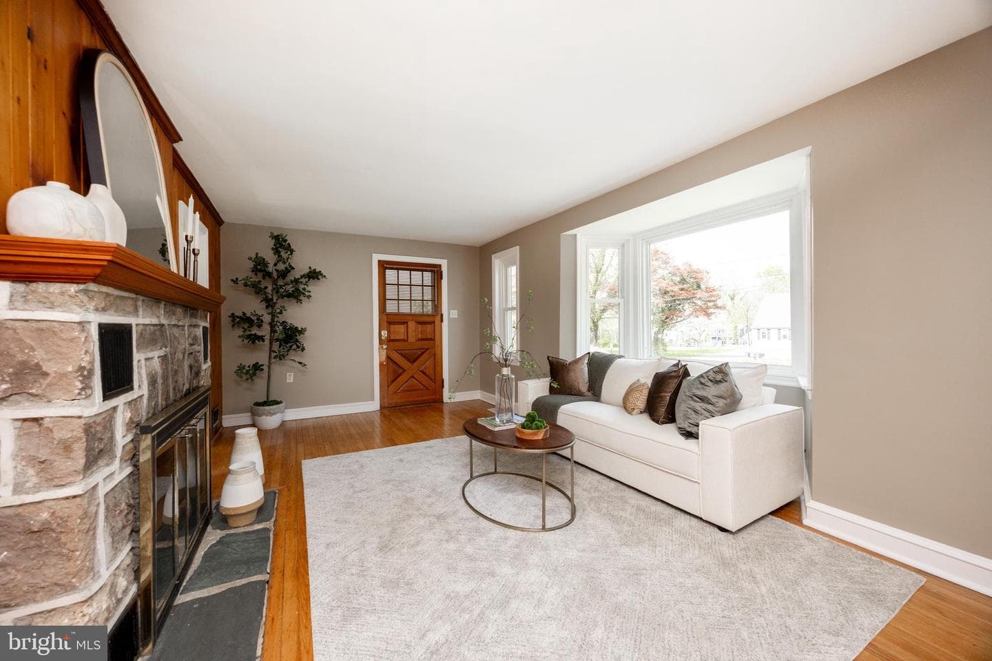 12 Willow Avenue photo 13