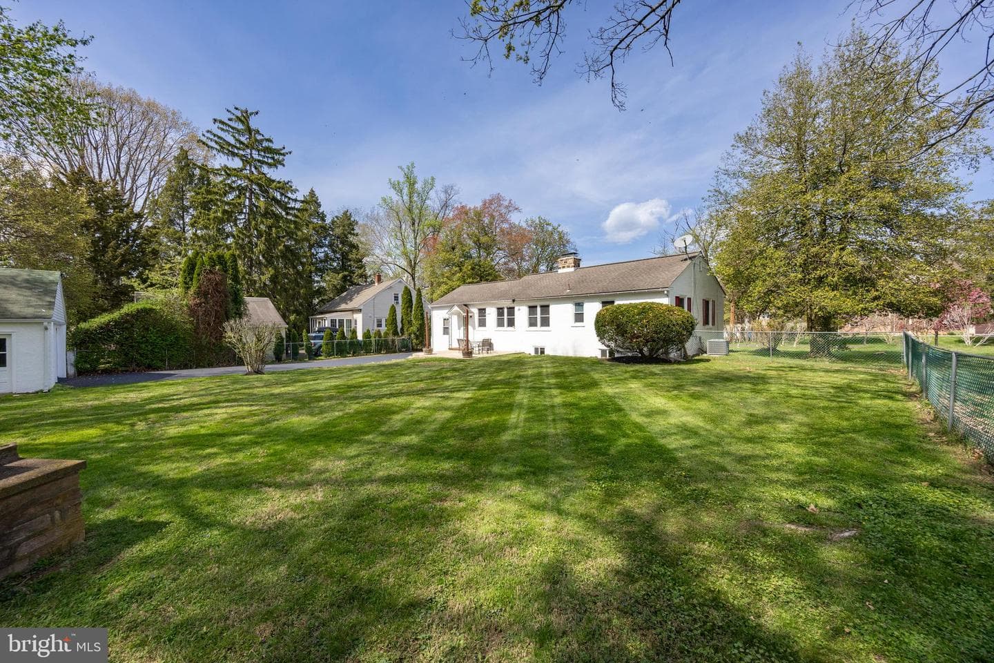 12 Willow Avenue photo 6
