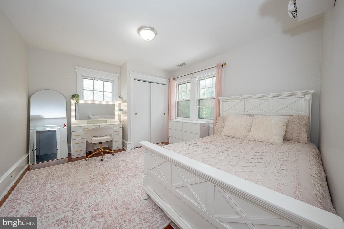 1121 Montgomery Avenue photo 33