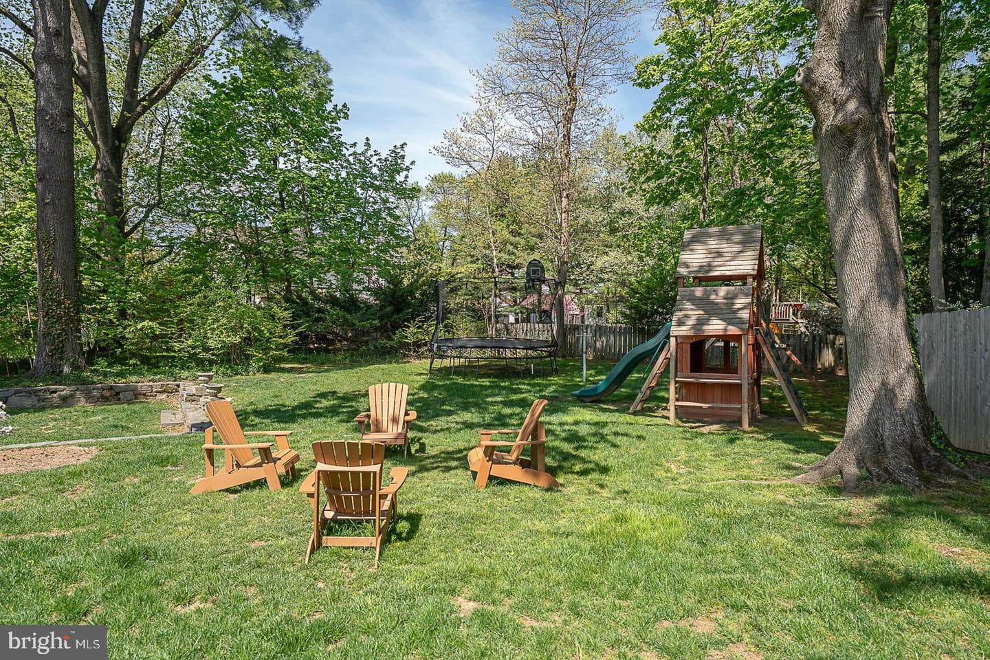 1121 Montgomery Avenue photo 42