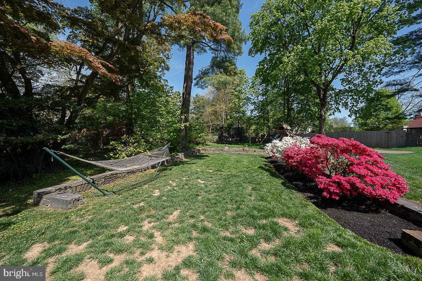 1121 Montgomery Avenue photo 43
