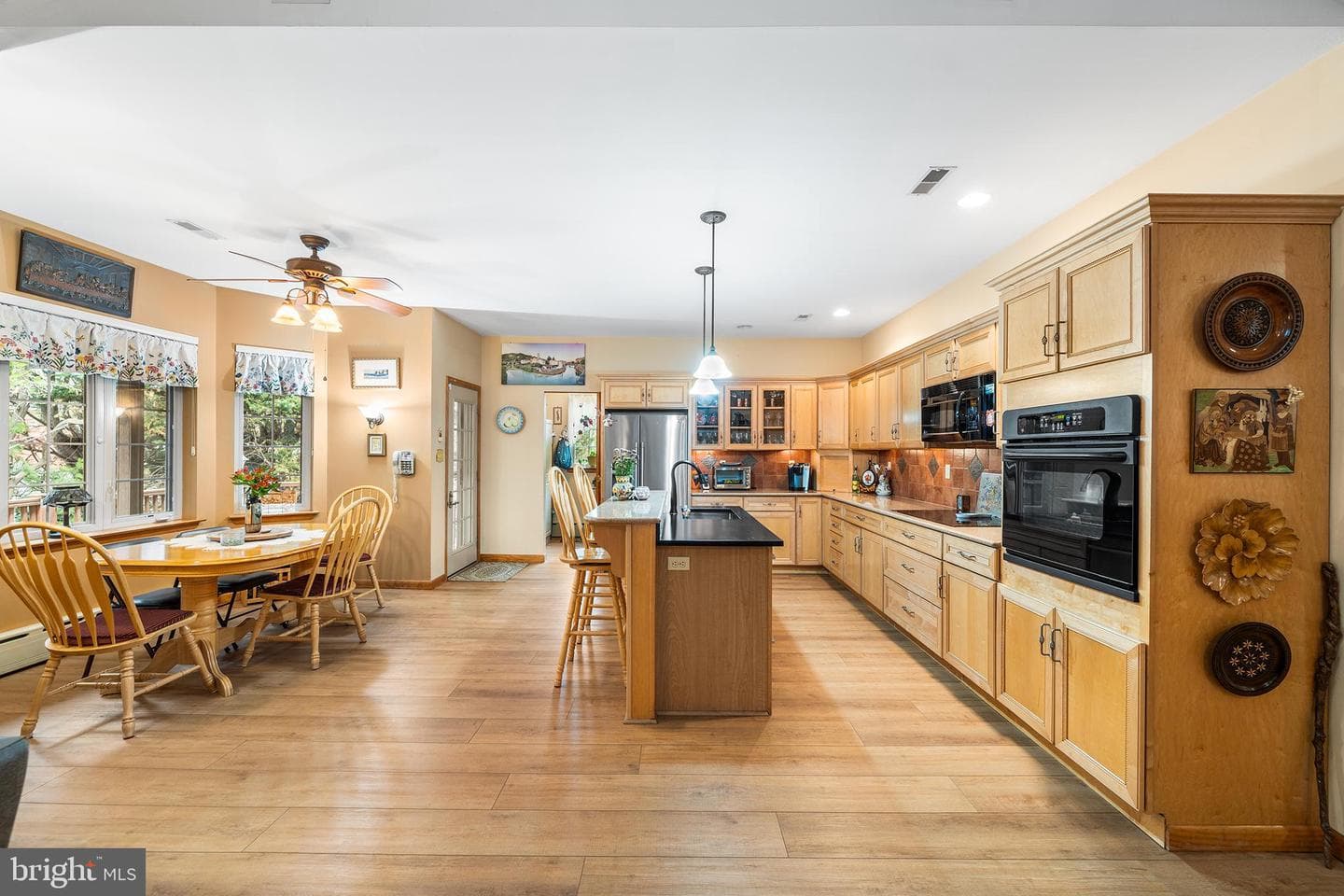 1416 Harry Street photo 7