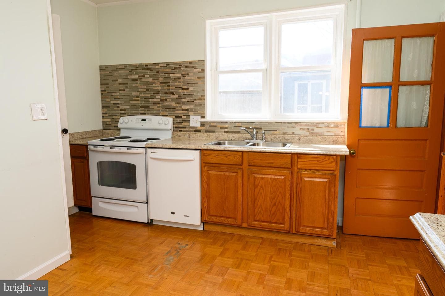 452 Depot Street photo 6