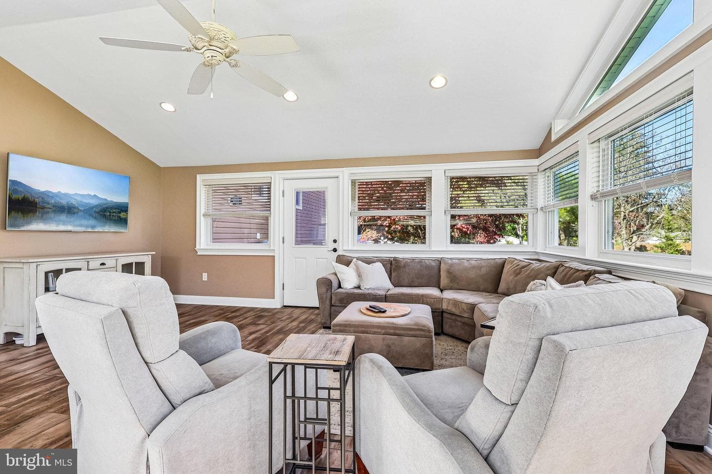 2291 Packard Avenue photo 10