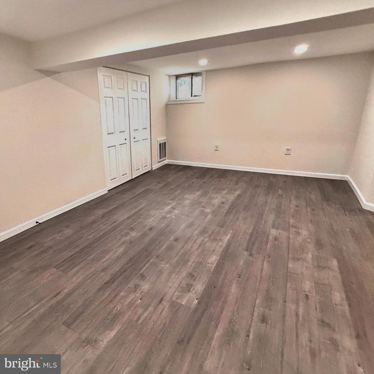 320 Short Ln photo 27