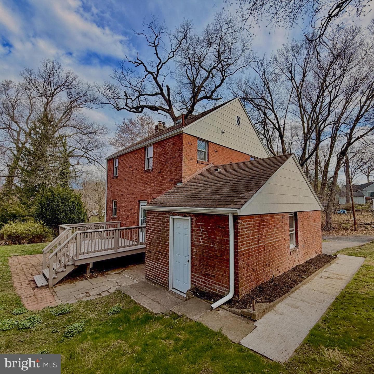 320 Short Ln photo 3