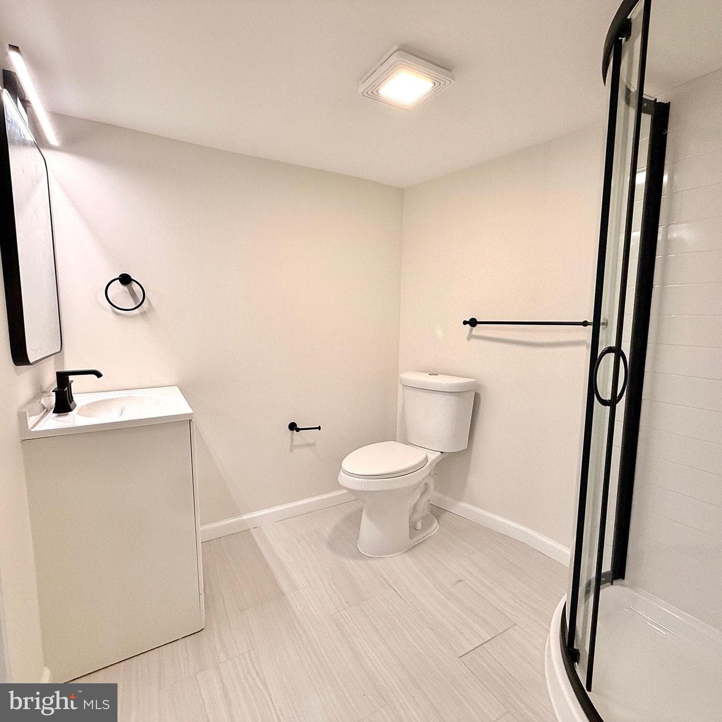 320 Short Ln photo 8