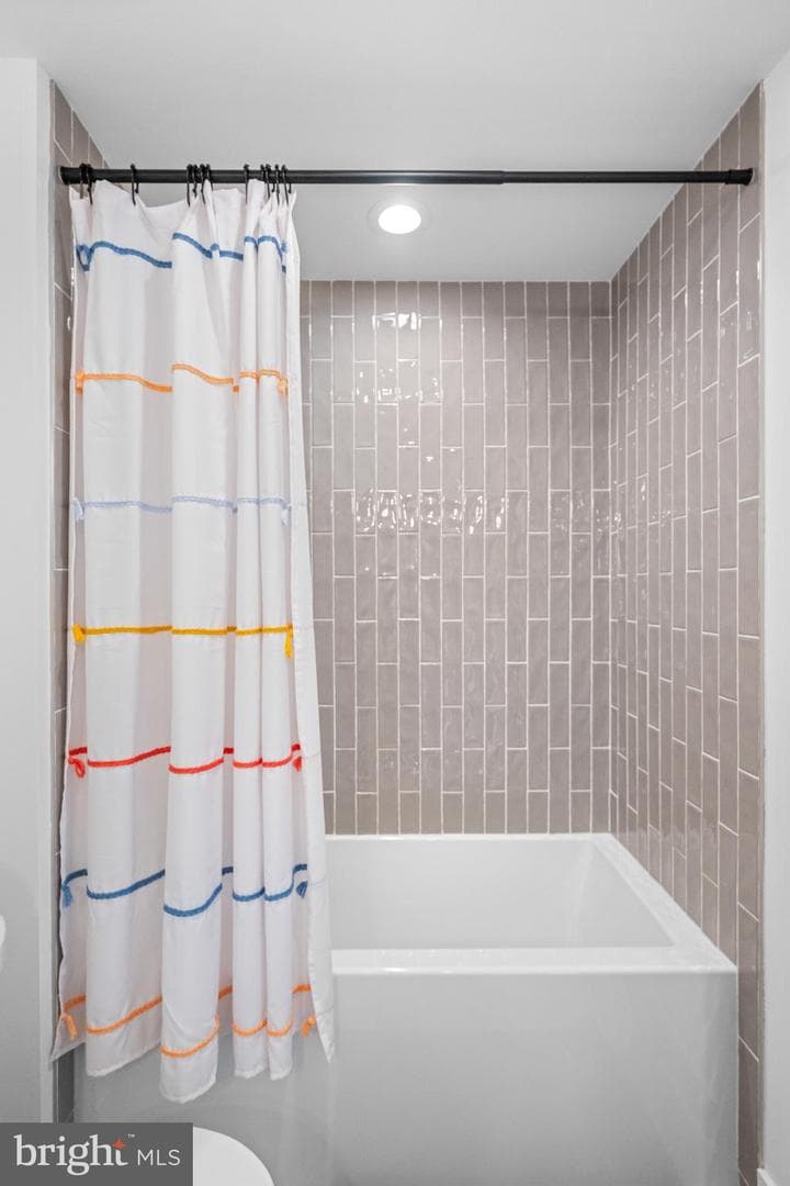230 N Ridge Avenue photo 43