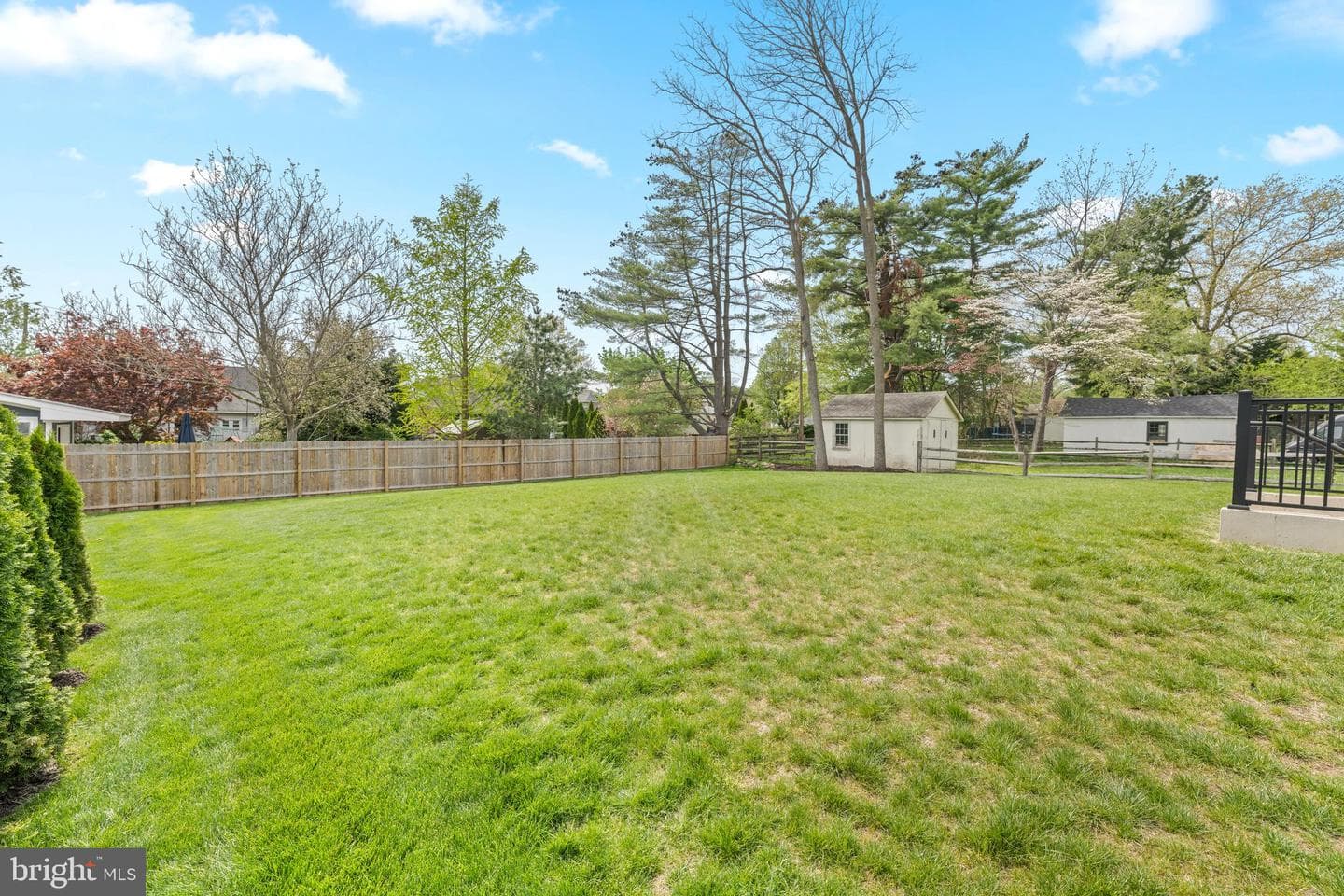 230 N Ridge Avenue photo 52