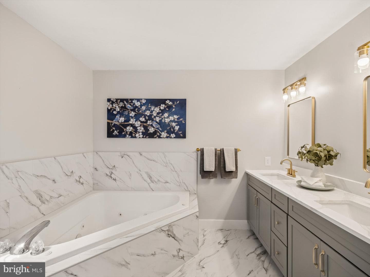 1001 Windsor photo 17