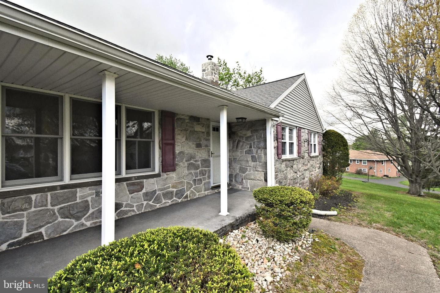 2034 Sunnyside Avenue photo 3
