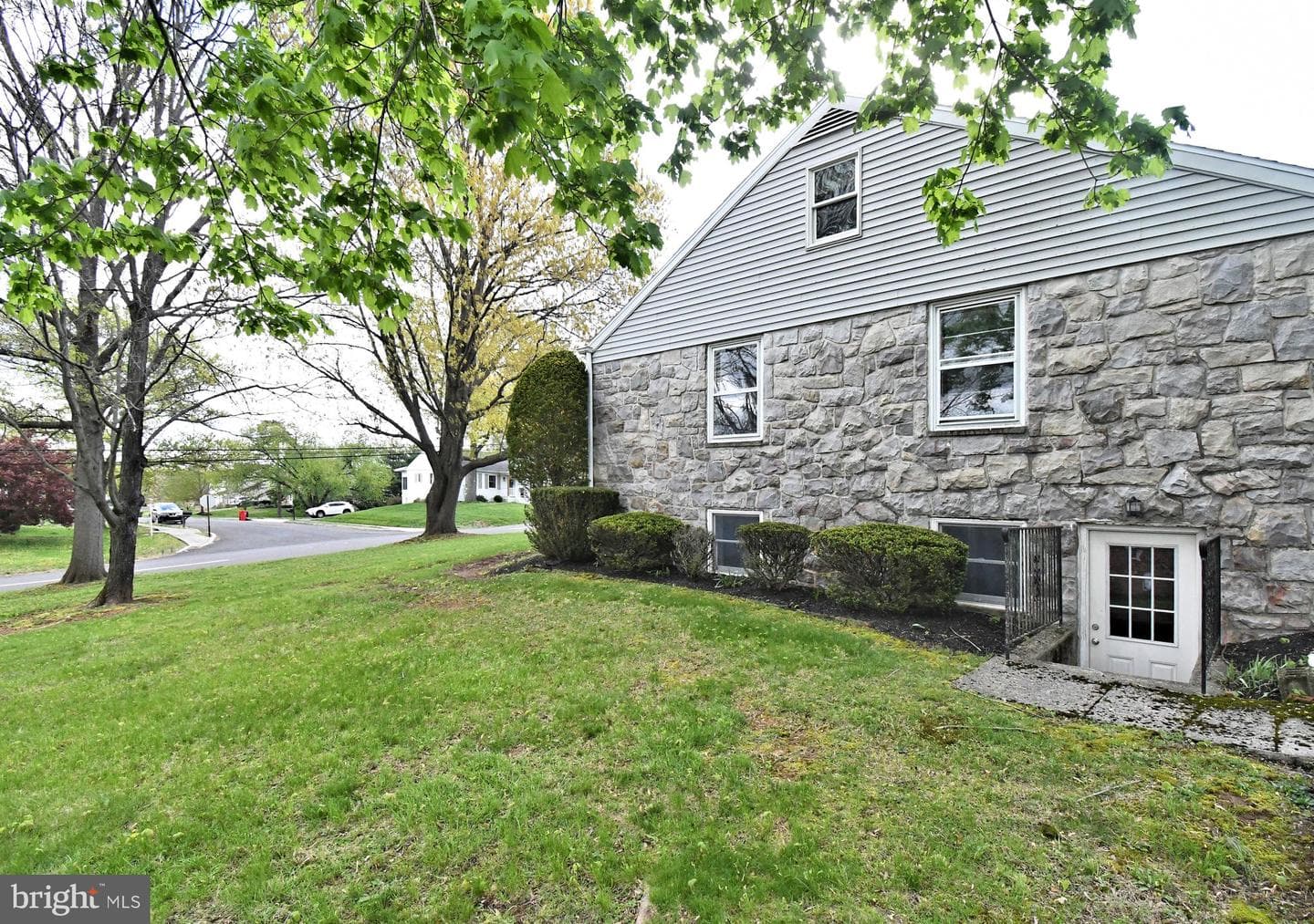 2034 Sunnyside Avenue photo 45