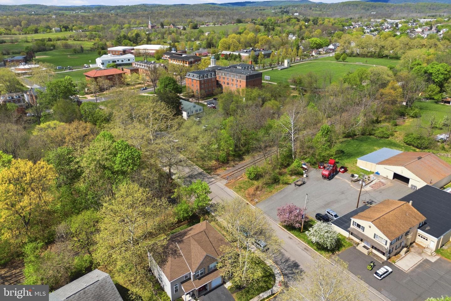201 Shirley Lane photo 25