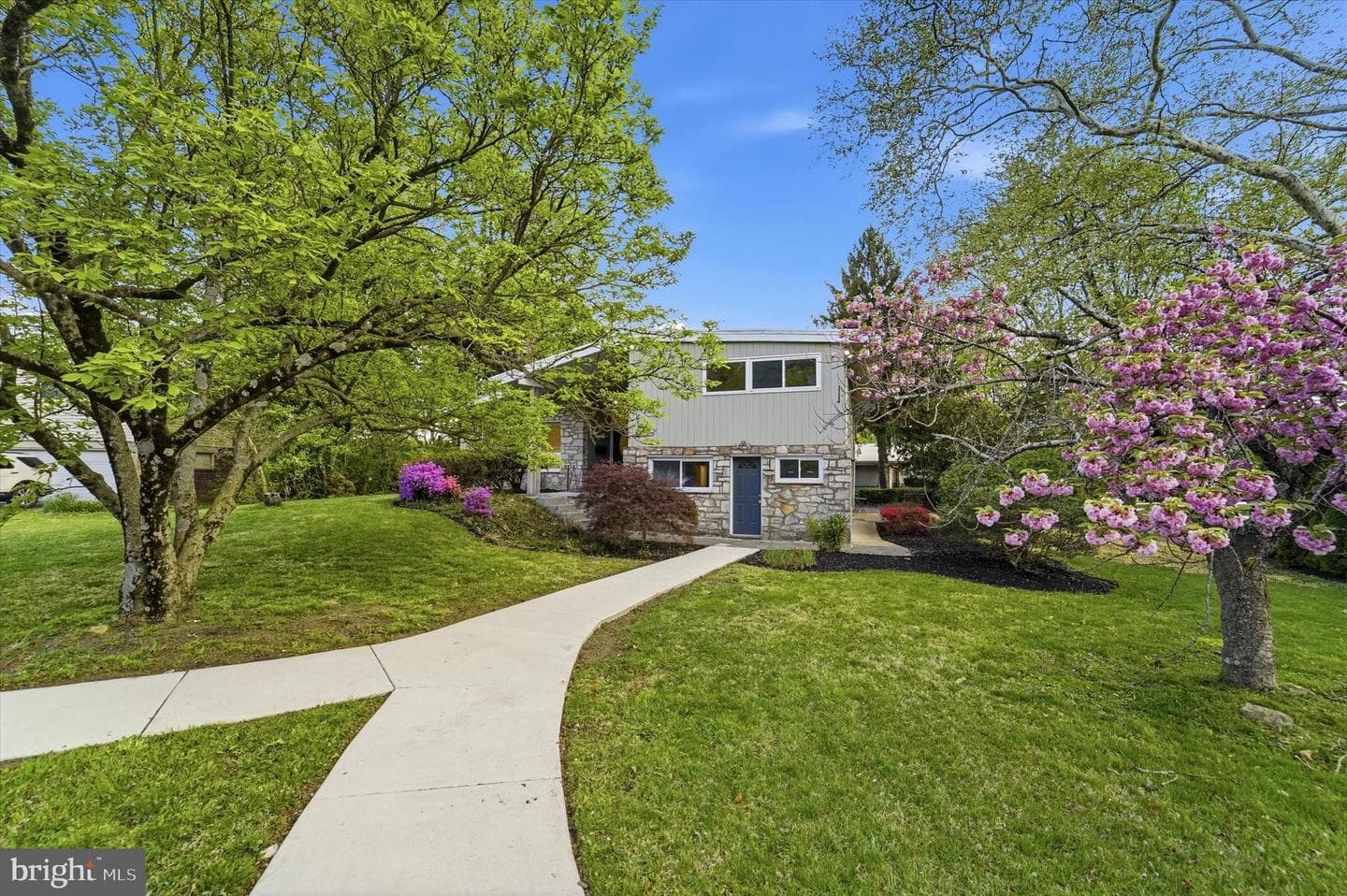 500 W Waverly Road