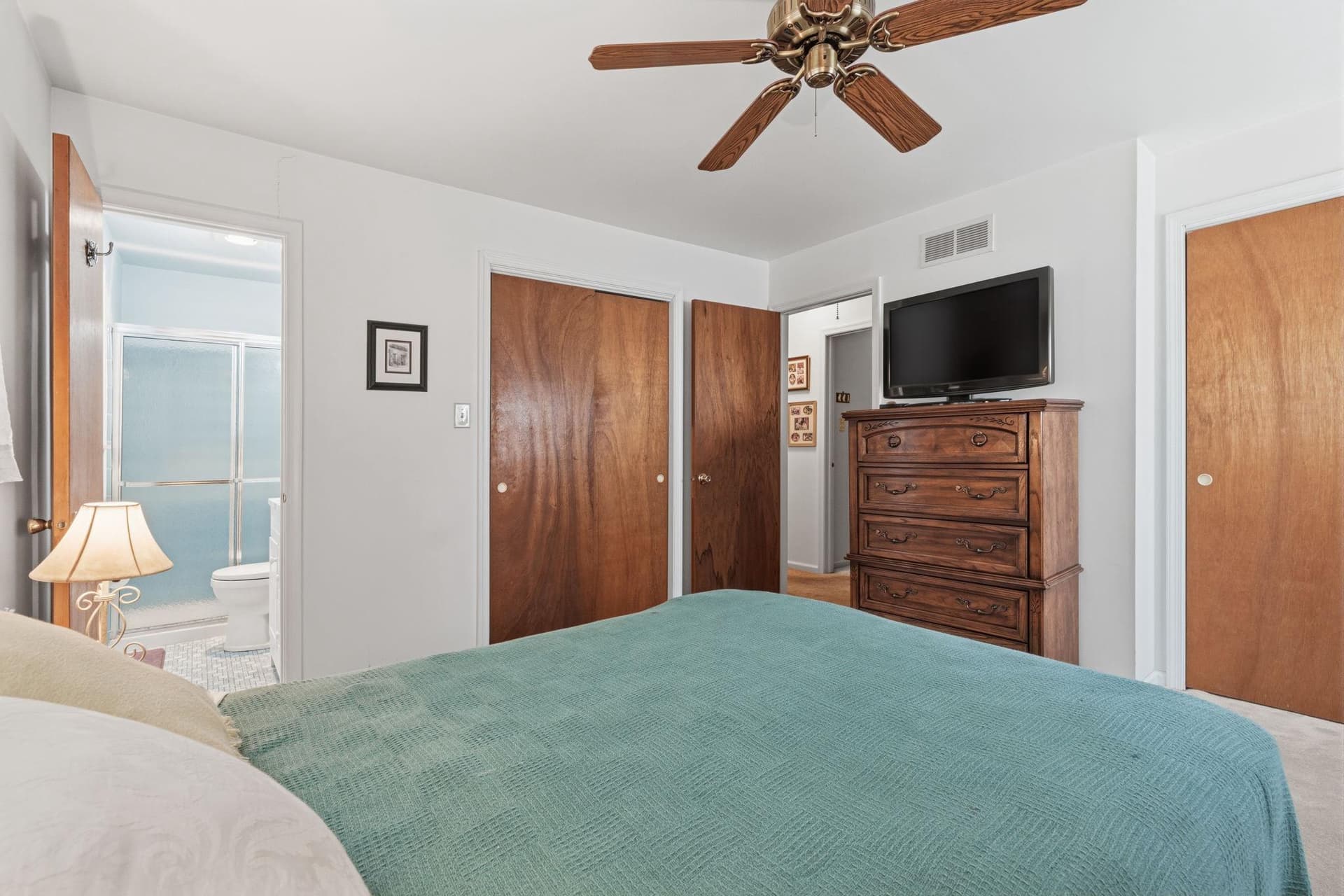 226 Silvestri Drive photo 22