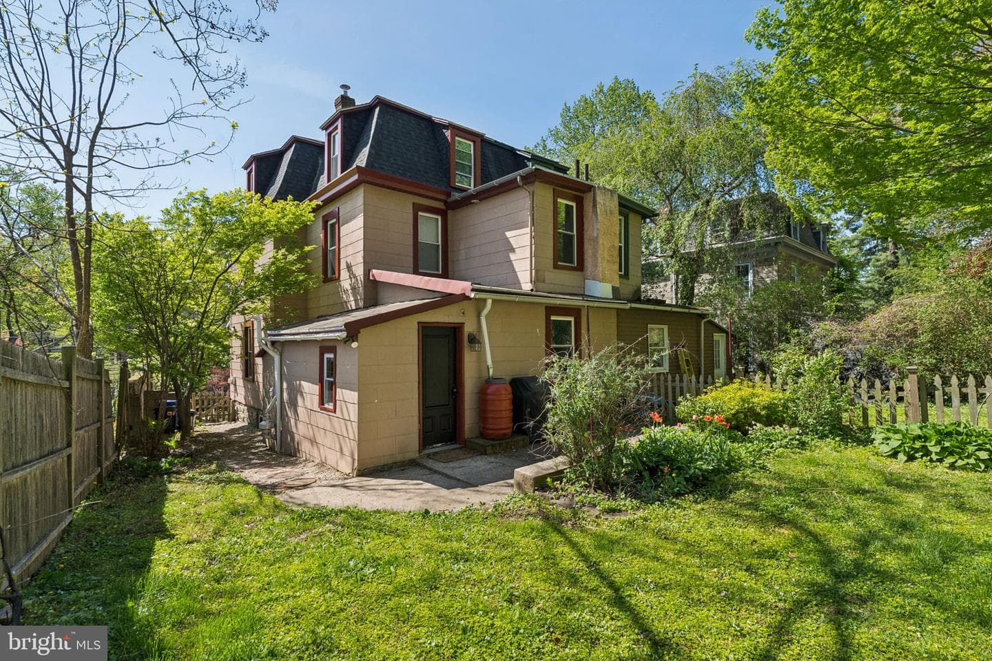 151 Greenwood Ave photo 28