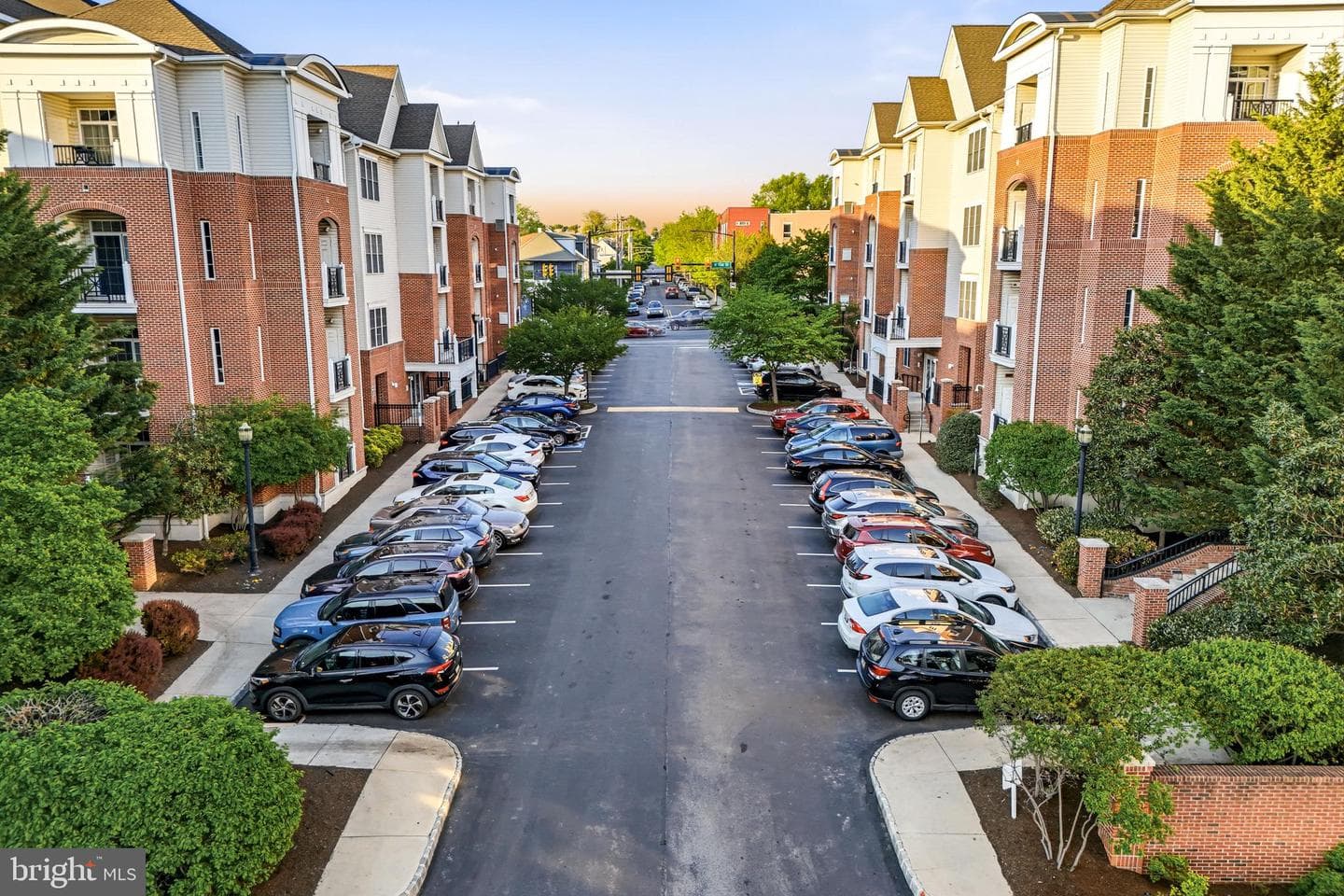 200 W Elm Street #1327
