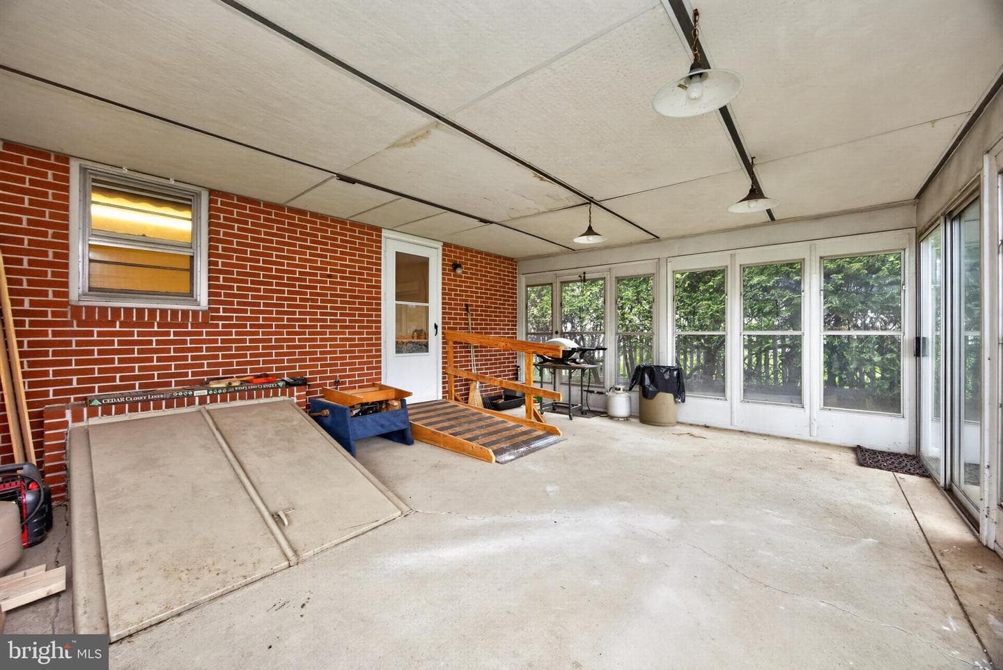 234 W Chestnut Street photo 18
