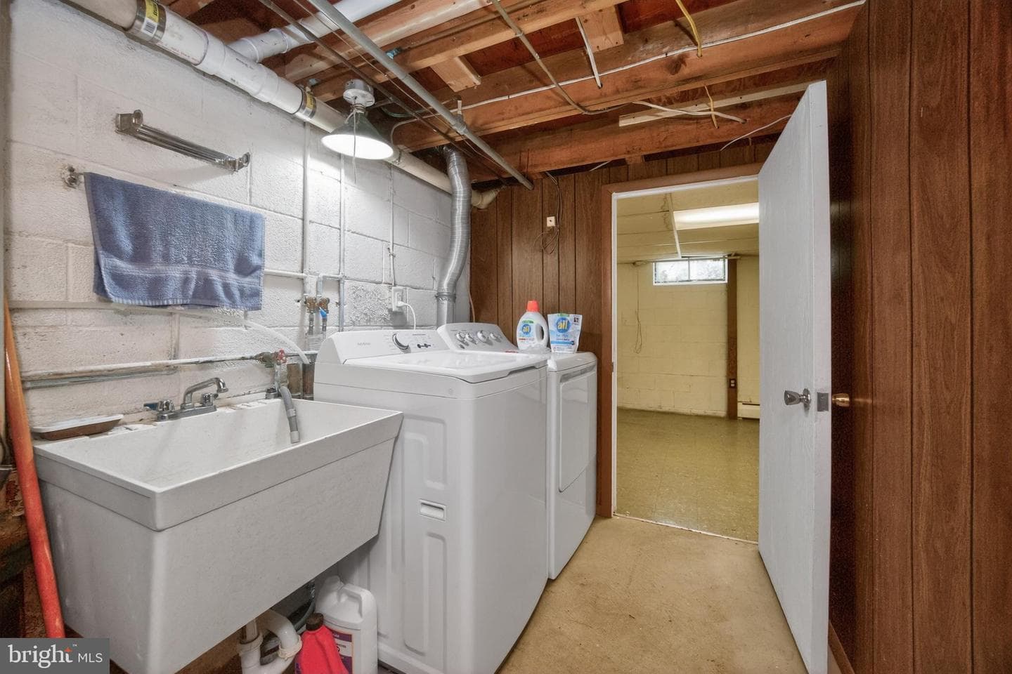 234 W Chestnut Street photo 27