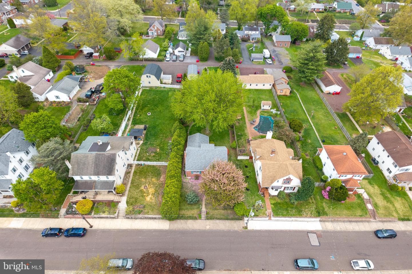 234 W Chestnut Street photo 47