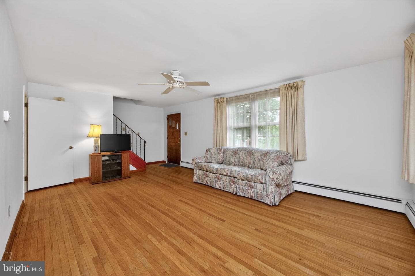 234 W Chestnut Street photo 8