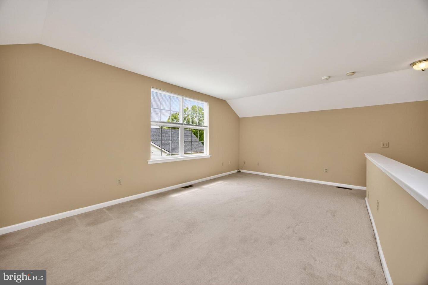 66 Newbury Way photo 26