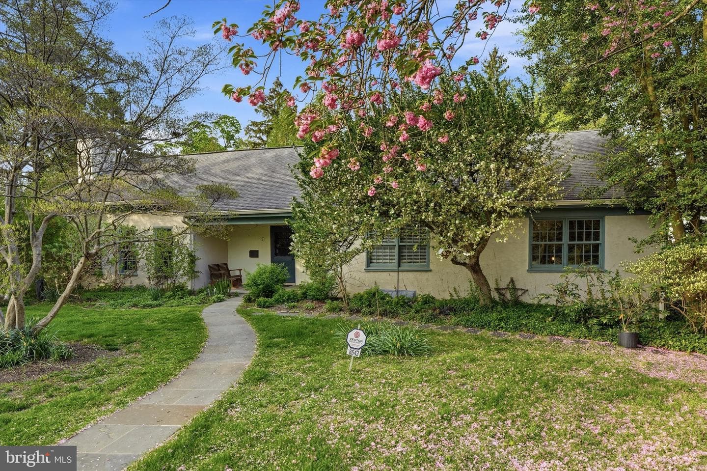8643 Montgomery